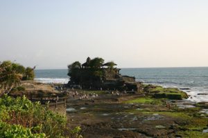 800px-Temple_Tanah_loth_ag1