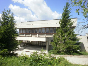 Planetarium_with_astronomical_observatory,_Gabrovo_02