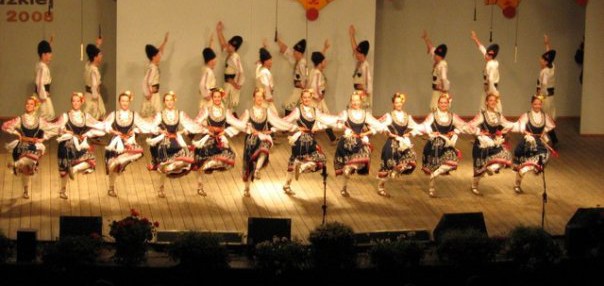 Български народни танци и традиции