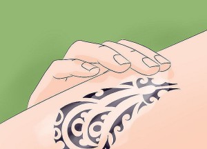 aid43700-728px-Care-for-a-New-Tattoo-Step-6