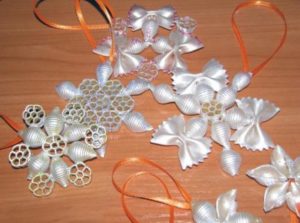 5566355-r3l8t8d-600-macaroni-img_assist_custom-459x341