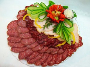 efektna-ukrasa-na-meze-sas-zelenchutsi