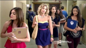 Lucy+Hale+Ashley+Benson+Pretty+Little+Liars+HtlPrVKrFm_l