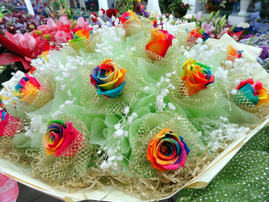 buket rozi rainbow1